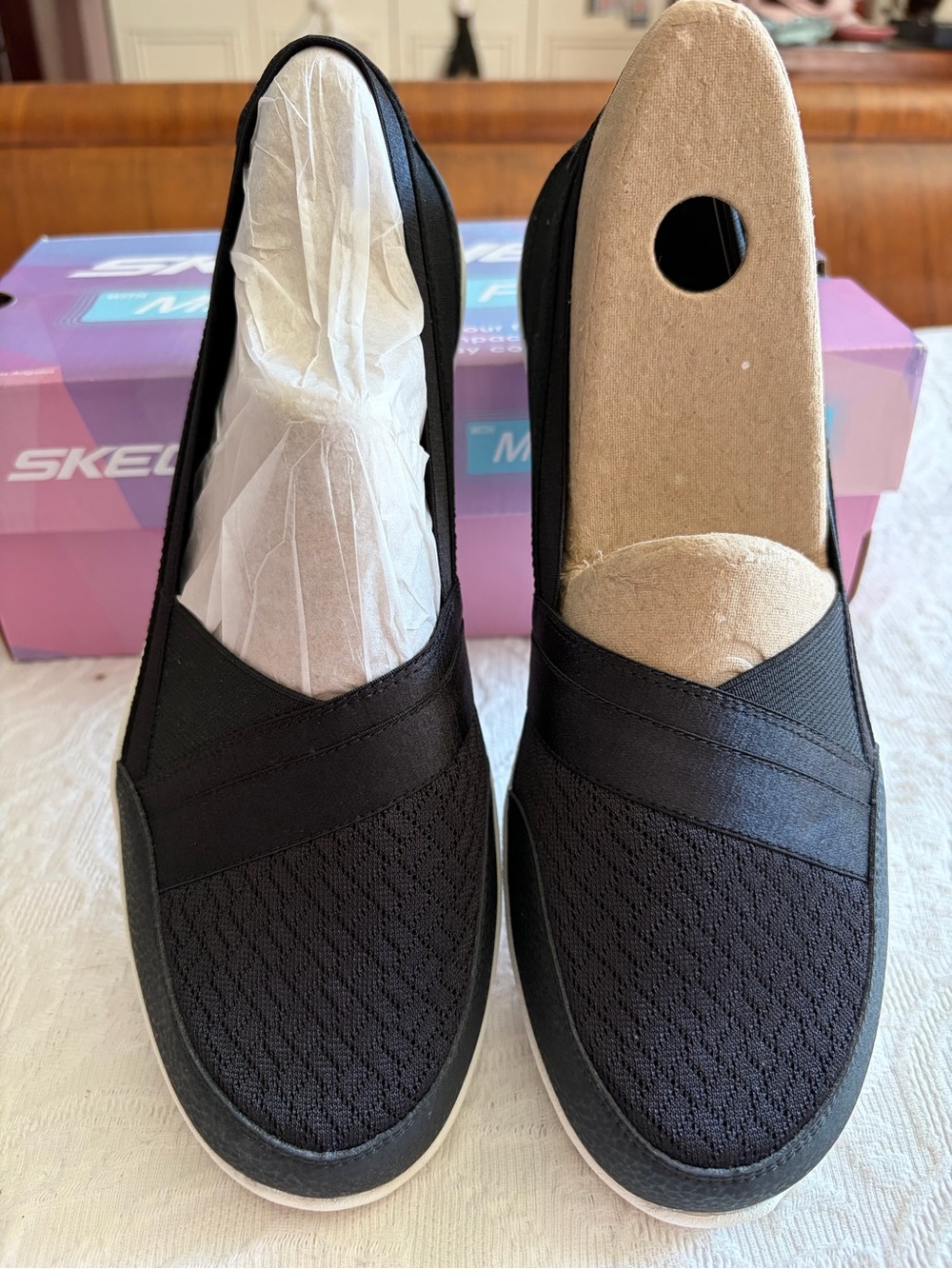 NIB Skechers Be Lux Daylights